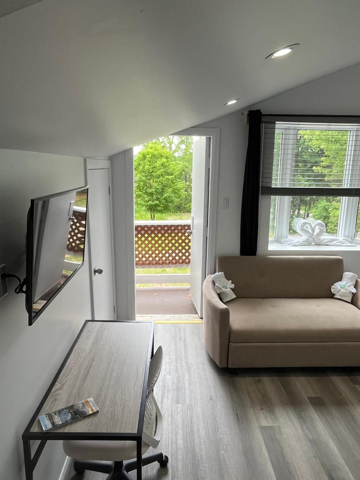 Auberge De Ferme-Neuve Lac-Saint-Paul 외부 사진