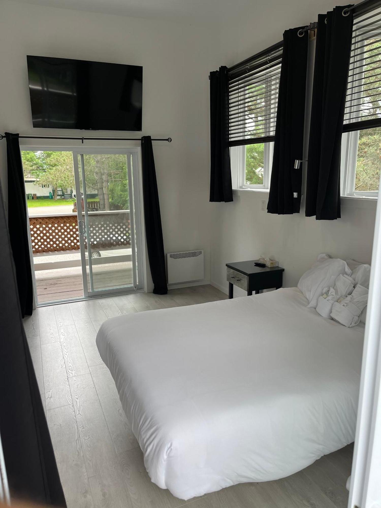Auberge De Ferme-Neuve Lac-Saint-Paul 외부 사진