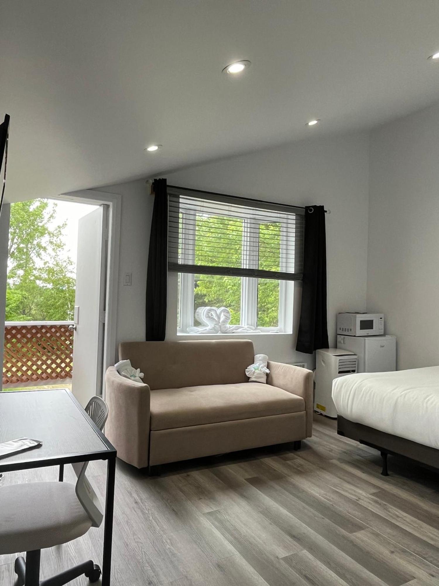 Auberge De Ferme-Neuve Lac-Saint-Paul 외부 사진